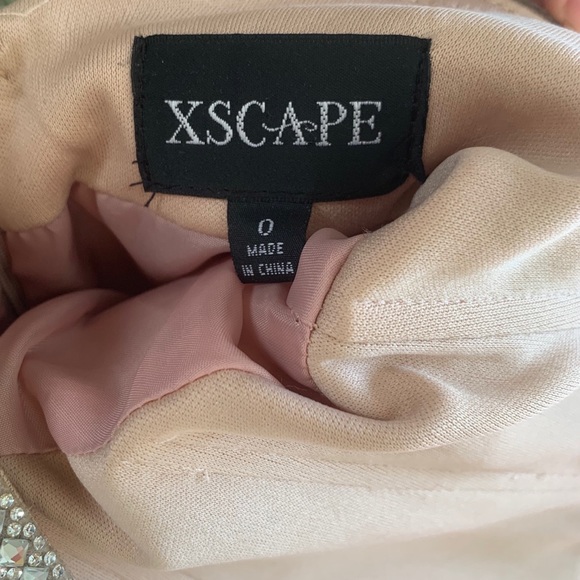 Beautiful Xscape ball gown - Picture 5 of 8